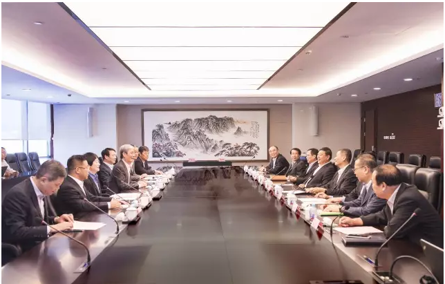 9月6日，中國華電集團公司與華潤（集團）有限公司在京簽署《戰(zhàn)略合作框架協(xié)議》。中國華電黨組書記、董事長趙建國，黨組成員、副總經(jīng)理陳建華，華潤集團董事長傅育寧，副董事長、副總經(jīng)理王印出席簽約儀式