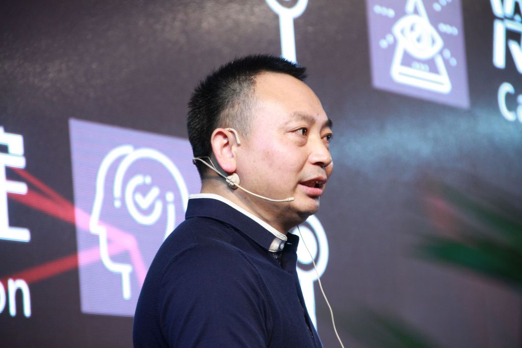 通過集成設(shè)備層、通訊層、信息層和應(yīng)用層等多層業(yè)務(wù)架構(gòu)的綜合能源管理系統(tǒng)，未來，人們的能源消費(fèi)模式，將在能量流礎(chǔ)上，疊加信息流、業(yè)務(wù)流。一場(chǎng)能源的變革正在發(fā)生