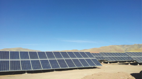 概述：深圳市科陸電子科技股份有限公司箱式移動儲能電站主要由電池組、電池管理系統(tǒng)、儲能變流系統(tǒng)、儲能監(jiān)控系統(tǒng)、儲能機柜及輔助控制系統(tǒng)（溫控、消防等）組成。該系列產(chǎn)品范圍覆蓋廣泛并通過多家權(quán)威檢測機構(gòu)的產(chǎn)品認證，可應(yīng)用于分布式發(fā)電、離網(wǎng)發(fā)電、海島孤網(wǎng)等場景，實現(xiàn)風(fēng)光等可再生能源的規(guī)?；瘍δ苓\用