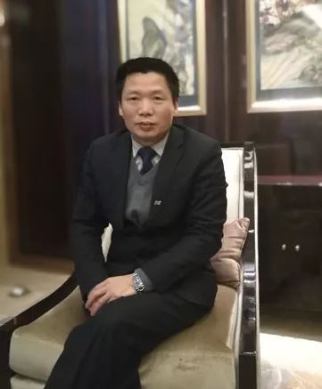
	中國(guó)儲(chǔ)能網(wǎng)訊：售電如何分享萬(wàn)億電力市場(chǎng)蛋糕？看前沿售電公司給出的真知灼見


	——訪湖南華自科技售配電公司總經(jīng)理鄧海軍


	新一輪電改實(shí)施至今近3年的時(shí)間里，從售電市場(chǎng)的蟄伏、售電公司的洗牌，售電市場(chǎng)中的各方主體逐漸回歸理性，售電市場(chǎng)的格局日趨明朗，為消費(fèi)者提供質(zhì)優(yōu)價(jià)廉的電力服務(wù)和產(chǎn)品的改革初衷逐步體現(xiàn)。作為改革的必然產(chǎn)物，售電市場(chǎng)逐漸活躍，售電業(yè)務(wù)競(jìng)爭(zhēng)日趨白熱化，售電公司的命運(yùn)更是幾家歡笑幾家愁