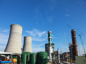 
                
	
                    
	2月4日，由江西院參與設(shè)計的寧夏電投西夏熱電廠二期2×350兆瓦熱電聯(lián)產(chǎn)工程4號機(jī)組圓滿完成168試運工作，并轉(zhuǎn)入商業(yè)運行，在2018年春節(jié)前實現(xiàn)二臺機(jī)發(fā)電、供熱雙投。

	

	西夏熱電廠二期2×350兆瓦熱電聯(lián)產(chǎn)工程建設(shè)地址位于寧夏回族自治區(qū)銀川市，利用西夏熱電廠預(yù)留擴(kuò)建場地，本期工程建設(shè)規(guī)模為2×350兆瓦超臨界間接空冷機(jī)組，同步配套建設(shè)煙氣脫硫和脫硝設(shè)施