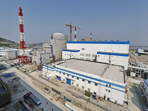 
                
	
                    
	2月15日，田灣核電站3號機組順利完成100小時滿功率連續(xù)運行考核，至此，3號機組完成調(diào)試大綱規(guī)定的所有試驗項目，機組具備投入商業(yè)運行條件，標(biāo)志著田灣核電站二期工程首臺機組正式建成。

	

	田灣核電站二期工程是繼被習(xí)近平總書記譽為“中俄核能合作的典范項目”的一期工程后，中俄兩國繼續(xù)深化核能領(lǐng)域合作的又一重大項目
