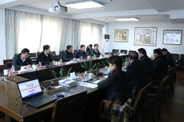 
                
	
                    
	3月2日，中共泰興市委書記張育林?jǐn)y中共泰興市委常委、市人民政府常務(wù)副市長(zhǎng)劉榮華、泰興市人民政府副市長(zhǎng)、虹橋工業(yè)園區(qū)黨工委書記錢軍、虹橋工業(yè)園區(qū)管委會(huì)主任孔軍、虹橋工業(yè)園區(qū)管委會(huì)副主任游潔等一行蒞臨遠(yuǎn)東參觀調(diào)研。

	遠(yuǎn)東控股集團(tuán)創(chuàng)始人、董事局主席、黨委書記蔣錫培，投資人、集團(tuán)董事、黨委副書記、遠(yuǎn)東智慧能源股份有限公司（股票簡(jiǎn)稱：智慧能源 股票代碼：600869）副董事長(zhǎng)、首席執(zhí)行官蔣華君，圣達(dá)電氣副董事長(zhǎng)楊吉林，圣達(dá)電氣董