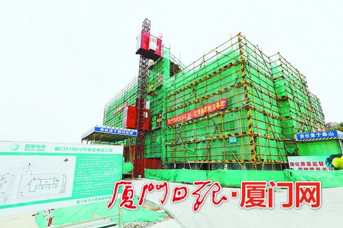 　　春早人勤忙建設(shè)，聚力匯智促發(fā)展。農(nóng)歷新年漸近，鷺島春的氣息濃郁