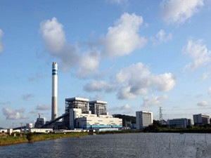 
                
	
                    
	2月26日，由中國能建浙江火電承擔(dān)的全國首個(gè)離岸海島電廠——六橫電廠1號、2號機(jī)組并網(wǎng)發(fā)電，標(biāo)志著中國能建浙江火電圓滿完成了兩臺百萬機(jī)組的全部檢修任務(wù)。

	

	據(jù)悉，六橫電廠2號機(jī)組于2月4日停機(jī)開始檢修，于19日并網(wǎng)
