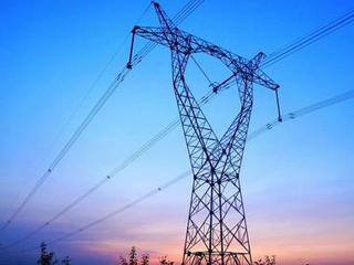 
                
	
                    
	3月8日，四川省經(jīng)濟(jì)和信息化委召開(kāi)2017年第四季度電力調(diào)度信息披露會(huì)。各市州經(jīng)信委、國(guó)網(wǎng)四川電力公司、國(guó)網(wǎng)西南調(diào)控中心和發(fā)電企業(yè)有關(guān)負(fù)責(zé)人220余人參加了會(huì)議，總工程師黃靈同志出席會(huì)議并講話