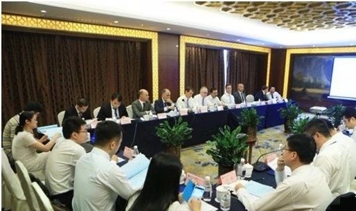 
	中國儲能網(wǎng)訊：國家發(fā)展改革委、商務(wù)部發(fā)布了《外商投資準(zhǔn)入特別管理措施(負(fù)面清單)(2018年版)》(以下簡稱2018年版負(fù)面清單)。涉及金融、交通運輸、商貿(mào)流通、專業(yè)服務(wù)、制造、基礎(chǔ)設(shè)施、能源、資源、農(nóng)業(yè)等各領(lǐng)域，共22項開放措施