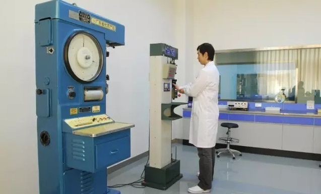 【電纜網(wǎng)訊】10月9日，四川省工商行政管理局發(fā)布了《省工商局公布2018年紅盾質(zhì)量維權(quán)上半年商品質(zhì)量抽檢結(jié)果》。公布了今年以來，四川工商和市場監(jiān)管部門依法對(duì)包括電線電纜在內(nèi)的全省流通領(lǐng)域銷售的23種(類)1684批次商品質(zhì)量抽檢的結(jié)果